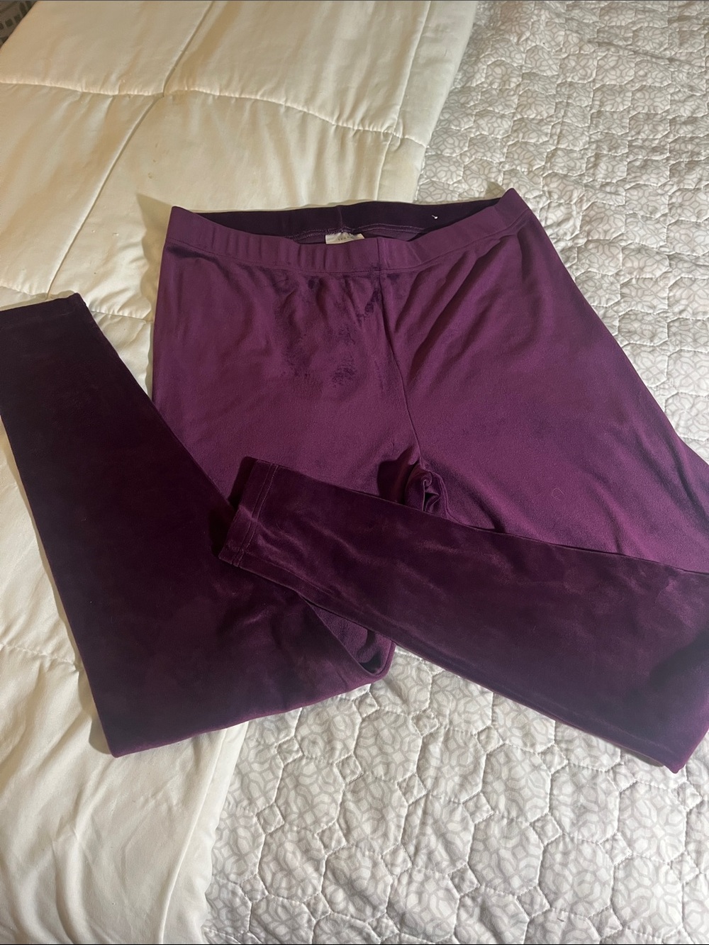 Purple velour super soft super stretchy women’s leggings size XL.